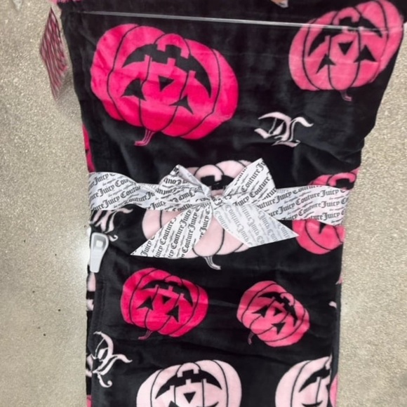 Juicy Couture Halloween Throw Blanket Black Pink Jack O Lantern Pumpkins 60x70 - Picture 1 of 2